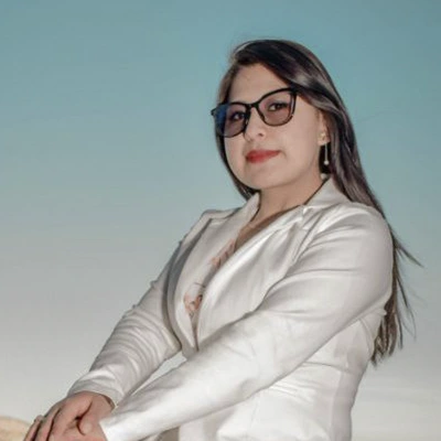 Directora Ejecutiva by Starim